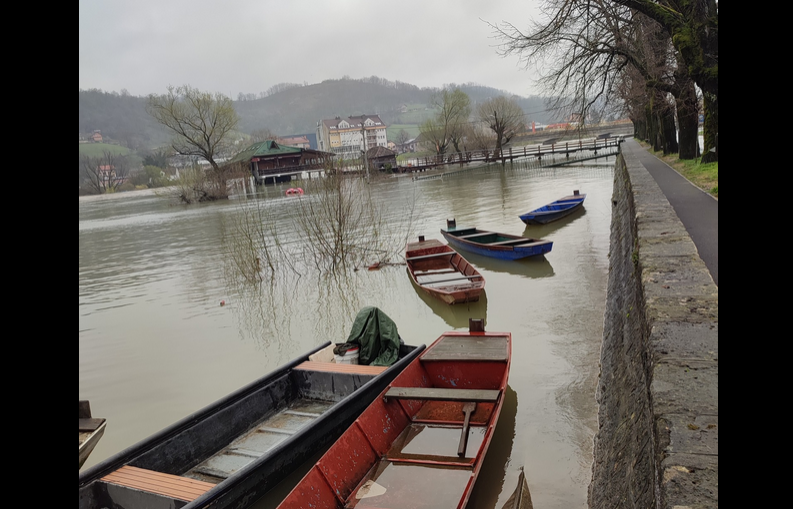 SMIRUJU SE POPLAVE U NOVOM GRADU: Vodostaji Une i Sane polako opadaju