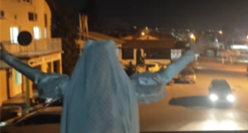 VJEŠTICA NA KROVU U BANJALUCI: „Paranomalne“ aktivnosti u Zalužanima (VIDEO)