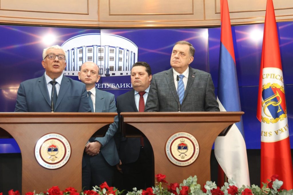 „ПРЕСУДА ДОДИКУ ЈЕ ПУЦАЊ У ДЕЈТОНСКИ СПОРАЗУМ“: Кнежевић и Мандић одржали састанак са предсједником Српске