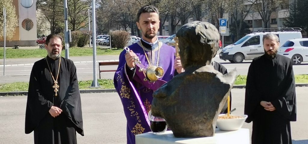 U DOBOJU SLUŽEN POMEN NAJMLAĐEM BORCU VOJSKE SRPSKE: Tridest i dvije godine od pogibije Spomenka Gostića (FOTO)