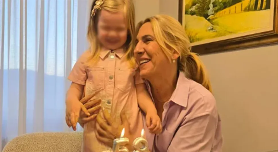 „UZ NJU, NI GODINE MI NE PADAJU TEŠKO“ Željka Cvijanović objavila fotografiju sa unukom“ (FOTO)