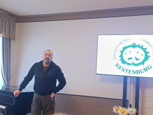 ПОЗОРИШНА ОЛИМПИЈАДА СА УЧЕСНИЦИМА ИЗ СВИХ ДИЈЕЛОВА СВИЈЕТА: Отворено шесто издање фестивала „Кестенбург“ у Кући Милановића (ФОТО/ВИДЕО)