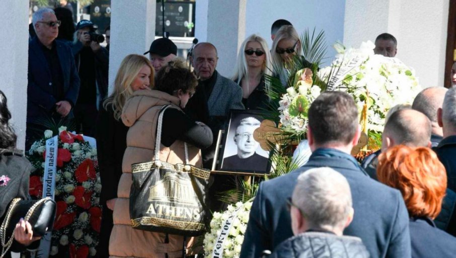 SAHRANJEN SAŠA POPOVIĆ: Cijela estrada na posljednjem ispraćaju (FOTO/VIDEO)