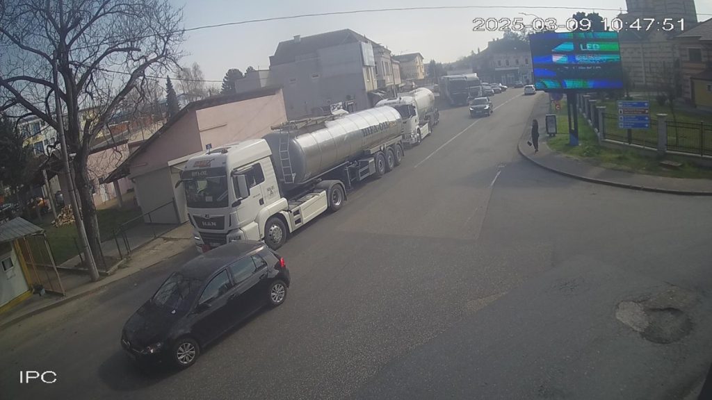 VIKEND GUŽVA: Evo na kojim graničnim prelazima se najduže čeka