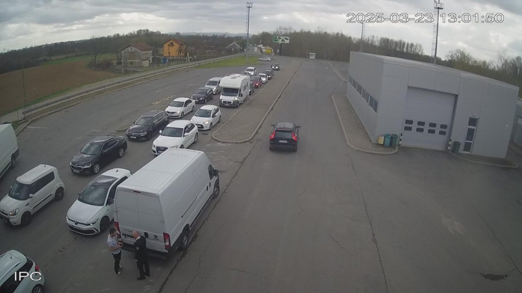 ВИКЕНД ГУЖВА: Ево на којим граничним прелазима се најдуже чека