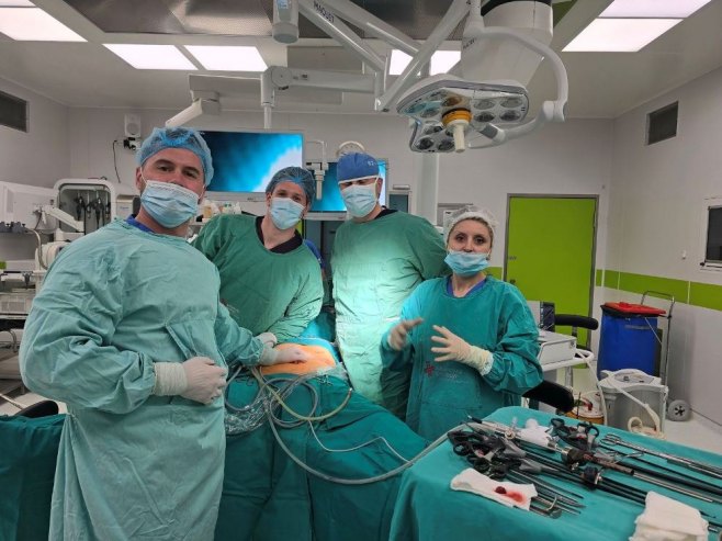 USPJEH BANJALUČKIH LJEKARA: Urađen složeni operativni zahvat u Klinici za opštu i abdominalnu hirurgiju UKC-a Srpske