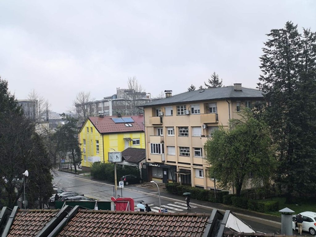 TMURAN I KIŠAN ČETVRTAK U SRPSKOJ: Danas nikuda ne idite bez kišobrana