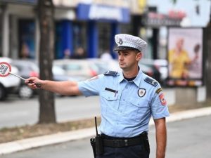 ДАЈУ 5,8 МИЛИОНА КМ: МУП РС набавља нове униформе за полицију и жандармерију