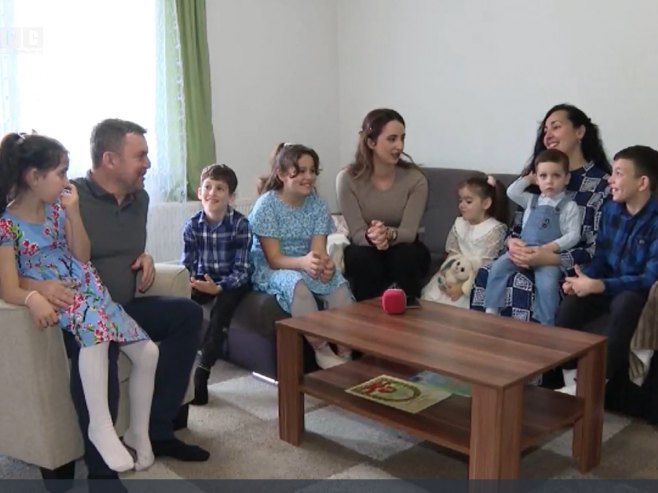 „SMISAO ŽIVOTA“: Osmočlana porodica Bilić iz Dervente – za ljubav i toplinu doma uvijek imaju vremena