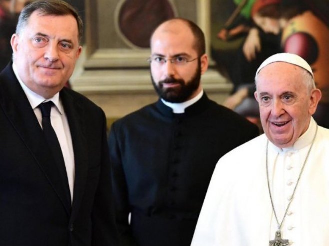 SVIJET JE IZGUBIO VELIKOG MIROTVORCA: Oglasio se Dodik o smrti pape Franje