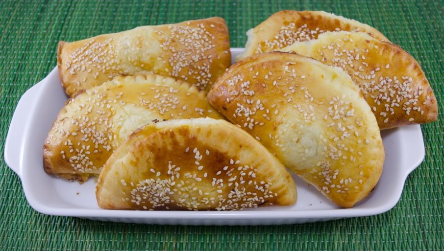 UKUSNE I TOPLE PICA PANCEROTE: Pecivo na koje niko ne može ostati ravnodušan (RECEPT)