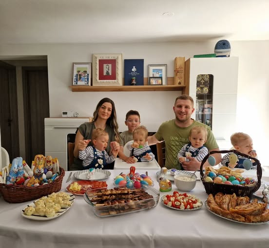ПОНОС НА ЛИЦИМА РОДИТЕЉА: Погледајте како се слави Васкрс у дому бањалучких четворки (ФОТО)