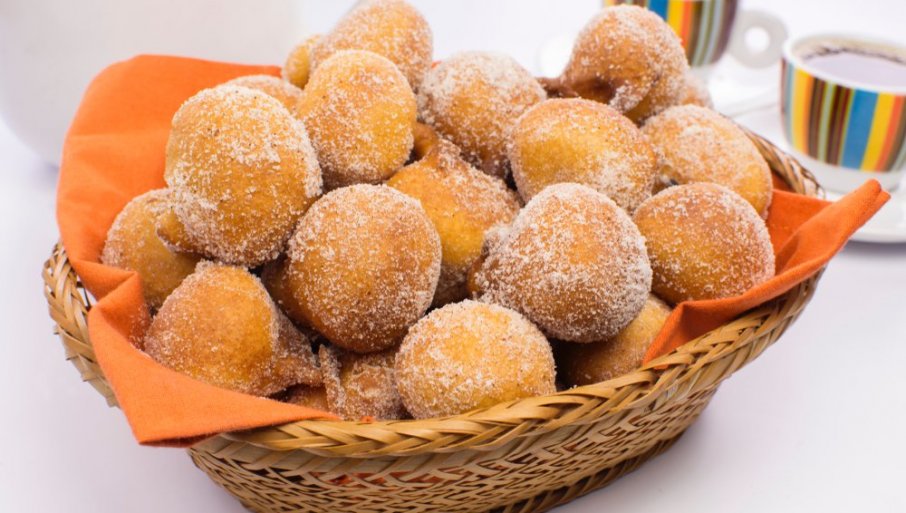 MINI KROFNE SA BANANAMA: Brzo i lako se spremaju, a još brže pojedu