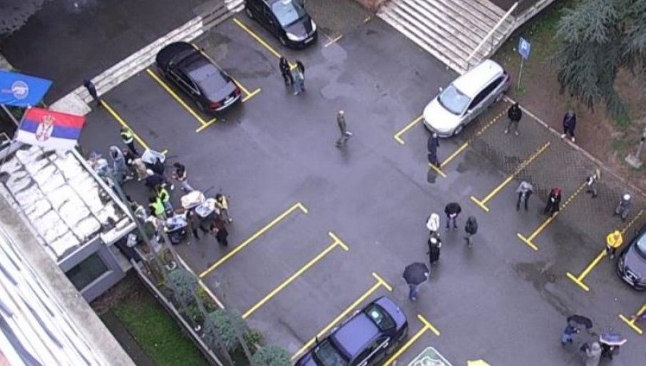 SPROVODE TEROR I NA VELIKI PETAK: Studenti blokaderi i jutros blokirali ulaz na RTS