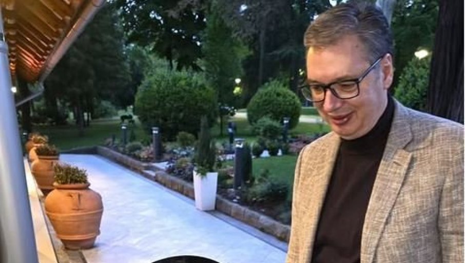 VUČIĆ SPREMIO PRASE ZA TRAMPA: „Bilo bi glupo da nudimo škampe i oradu“ (FOTO)