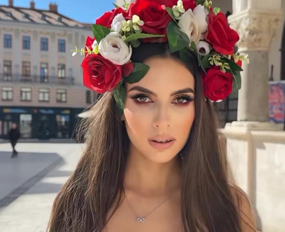 BANJALUČANKA ODUŠEVILA SPLIĆANE: Zorana Stanković privukla pažnju savršenim stilom (VIDEO)