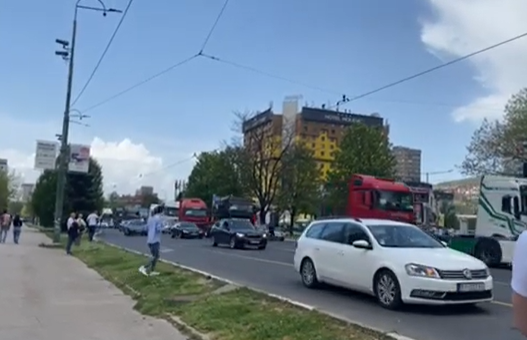 „VRIJEME JE ZA ISTINU“: Prevoznici iz cijele BiH stigli ispred zgrade Parlamentarne skupštine (VIDEO)