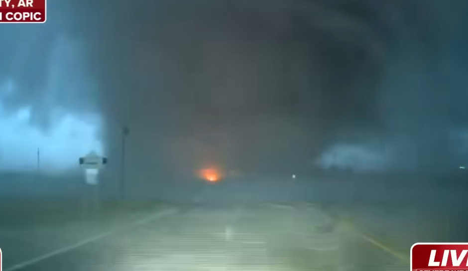 PROGLAŠENO VANREDNO STANJE: Ameriku pogodilo 15 tornada, raste broj povrijeđenih (VIDEO)