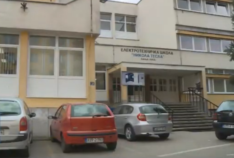 SKANDAL U ELEKROTEHNIČKOJ ŠKOLI U BANJALUCI: Maturanti tvrde da je direktor izabrao „podobne“ učenike da idu na besplatno putovanje u Beč