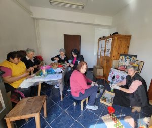 SPREMILE 3.000 ŠARENIH JAJA: Članice Kola srpskih sestara šire radost Vaskrsa (FOTO)