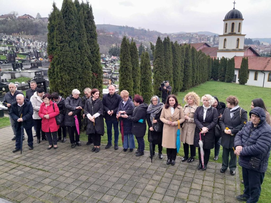 „SRBE NAJVIŠE BOLI NEPRAVDA ŠTO ZA ZLOČINE NIKO NIJE ODGOVARAO“: Iz masovne grobnice u Mrkonjić Gradu ekshumirani posmrtni ostaci 181 srpskog civila i borca ubijenih u napadu HVO (FOTO)