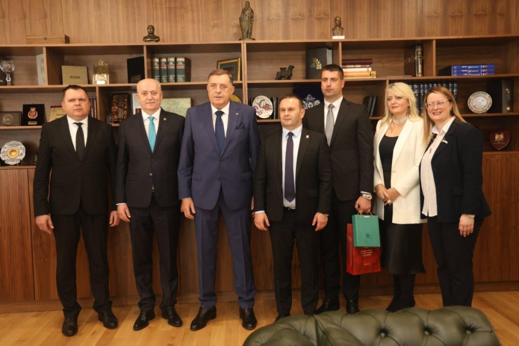„ZGRADA REKTORATA I MUZIČKE AKADEMIJE – USPJEH SRPSKE“: Dodik – „Istočno Sarajevo je naše strateško područje, jer su ovdje došli ljudi koji su u Sarajevu ostavili sve“