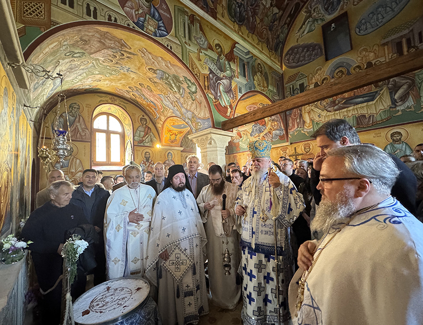 ЧУВАР СРПСКЕ ТРАДИЦИЈЕ И ПРАВОСЛАВНЕ ВЈЕРЕ: Манастир Житомислић обиљежио крсну славу Благовијести (ФОТО)