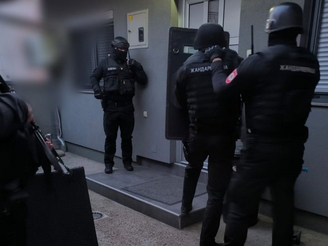POLICIJA U AKCIJI „HUNTER“: Pretresi i hapšenja na više lokacija u Banjaluci