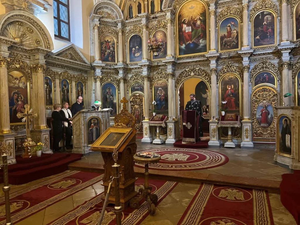 СРБИ У МАЂАРСКОЈ: Погледајте како се прославља Васкрс у Будимпешти (ФОТО/ВИДЕО)