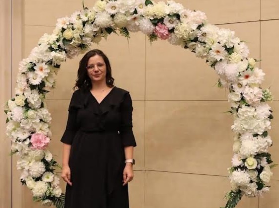 POGLED NA ŽIVOT IZ ZDRAVOG UGLA: Dajana Kuzmanović pobijedila opaku bolest, napisala knjigu, a sada pomaže ljudima (FOTO)