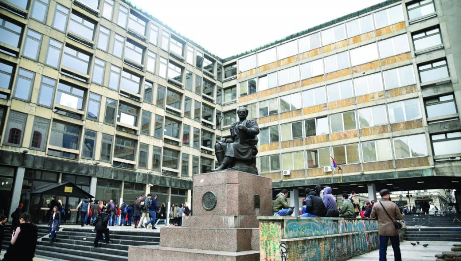 ДЕКАН ФИЛОЗОФСКОГ ПОСЛАО НА ПЛЕНУМ ЂИЛАСОВЕ ПРОФЕСОРКЕ: Тражили од студената да захтјевају оставку Вучића