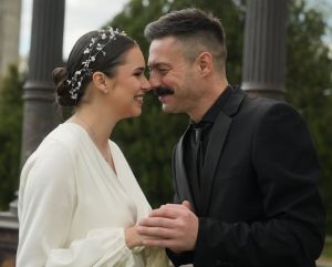 ОЖЕНИО СЕ ГЛУМАЦ МИЛАН ВАСИЋ: Младенци цвјетају од љубави (ФОТО)