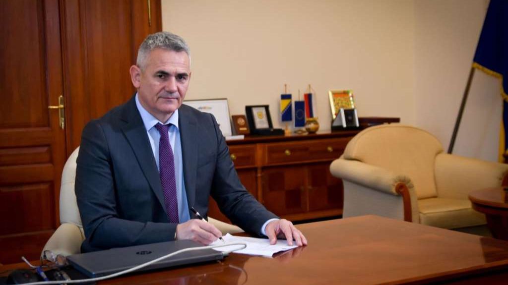 GRADONAČELNIK BRČKOG ODGOVORIO IZETBEGOVIĆU: Ne popravljaje rejting stranke na pitanju statusa distrikta