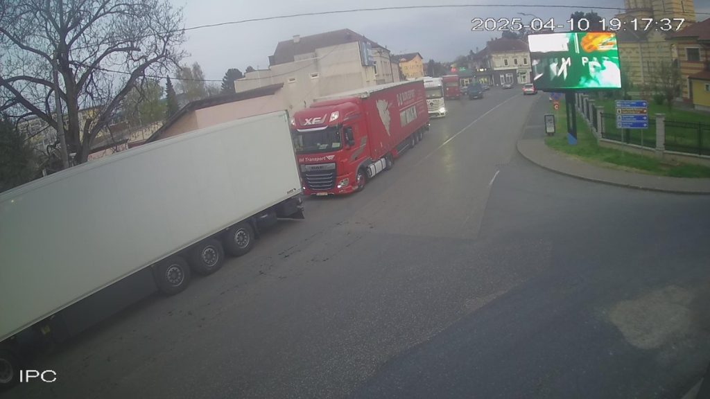 ŠTA SE DEŠAVA NA GRANIČNOM PRELAZU GRADIŠKA: Kvar još uvijek nije oktlonjen, kolone sve duže