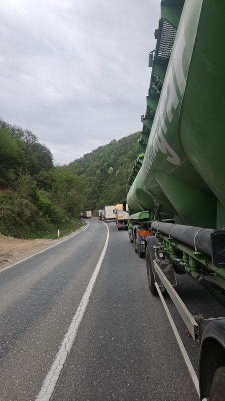 SAOBRAĆAJKA U TUNELU VRANDUK: Sudarila se tri automobila, na terenu Hitna pomoć