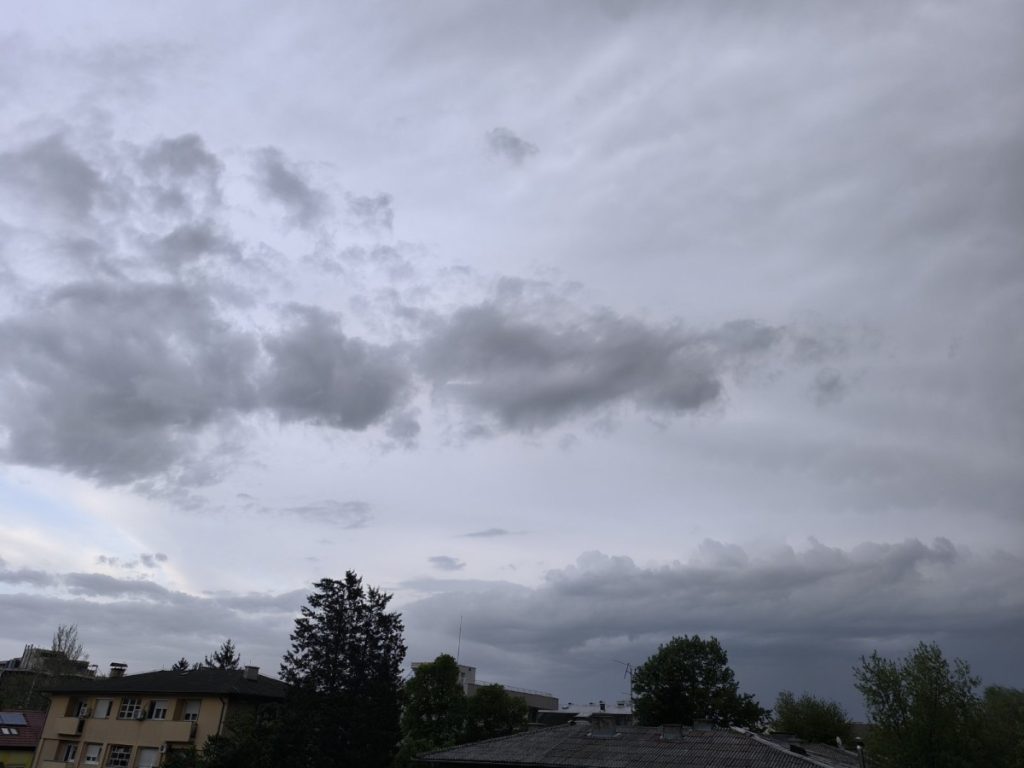 DANAS NIGDJE BEZ KIŠOBRANA: Meteorolozi predviđaju nestabilno vrijeme, u pojedinim predjelima moguće i nepogode