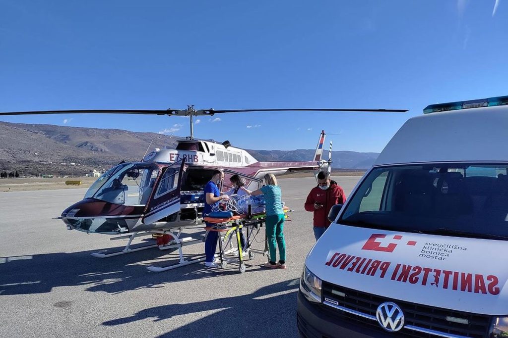 HITAN MEDICINSKI TRANSPORT: Helikopter MUP-a prevezao pacijenta iz Foče u Banjaluku
