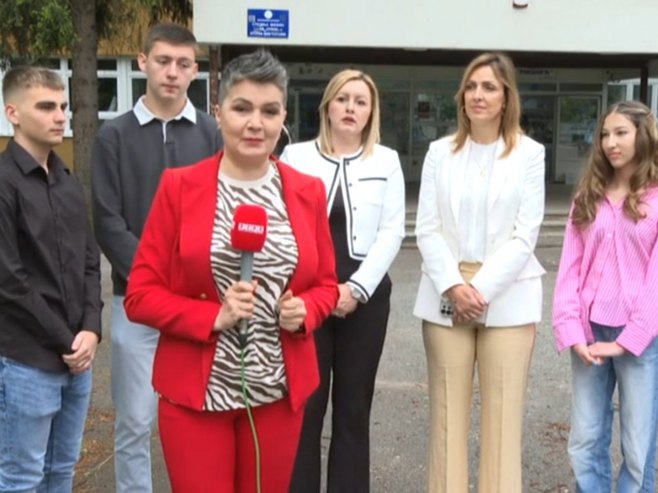 PRVI UČENICI IZ SRPSKE KOJI PUTUJU NA VOJNU PARADU U MOSKVU: Velika čast za srednjoškolce iz Istočne Ilidže