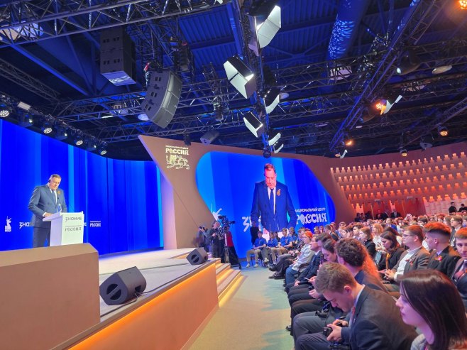 DODIK ODRŽAO GOVOR PRED OMLADINOM U MOSKVI: Republika Srpska ima sva obilježja države