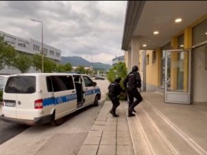 „ПАО“ ДВОЈАЦ ЗБОГ СУМЊЕ НА ИЗНУДУ:  Сарајлије се представљали као Ђорђе Ждрале на Виберу, па пријетили и тражили новац