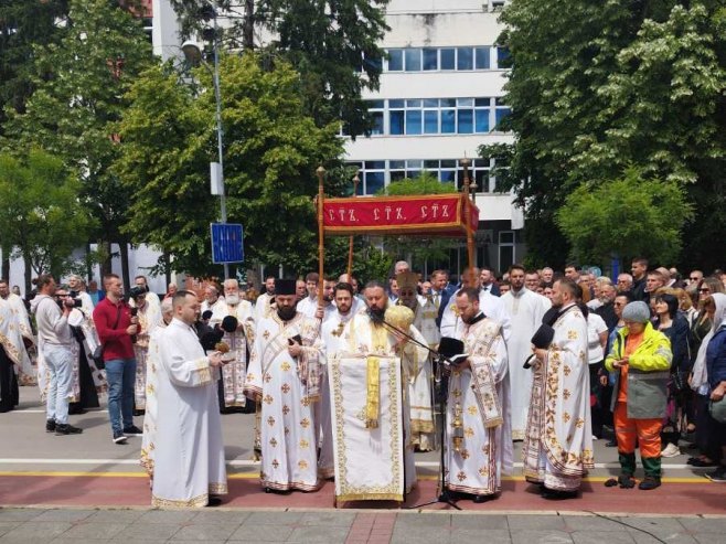 BANJALUKA SLAVI SPASOVDAN, KRSNU SLAVU GRADA: Veliki broj vjernika u litiji