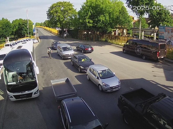 DIJASPORA DOLAZI U BiH: Duge kolone na graničnim prelazima