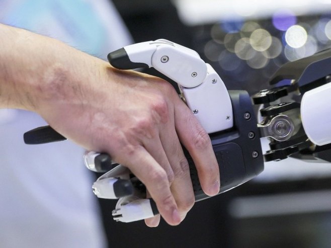 ПОЛИТИЧАРИ И БИЗНИСМЕНИ НЕ СХВАТАЈУ ШТА ДОЛАЗИ: Колико радних мјеста би вјештачка интелигенција могла елиминисати?