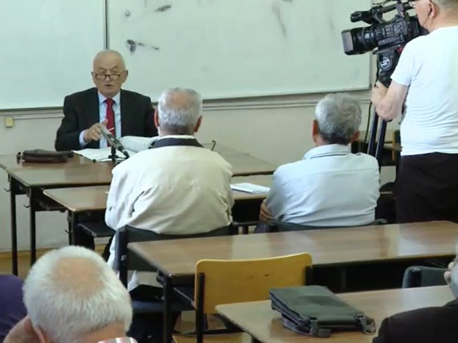 SJEĆANJE NA NAJLJEPŠE DOBA: Posljednja generacija Učiteljske škole u Banjaluci proslavlja 53 godine mature