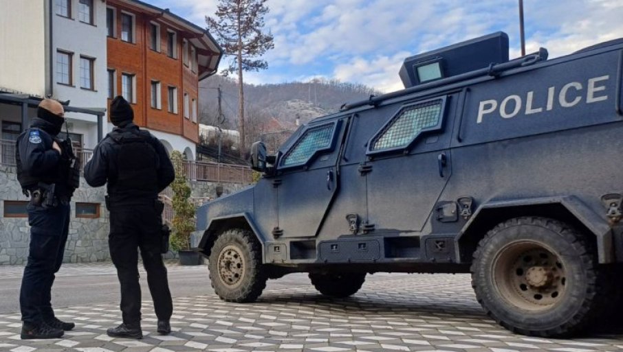 KURTI SIJE STRAH NA SPASOVDAN: Na pošti u Prilužju postavljena tabla lažne države