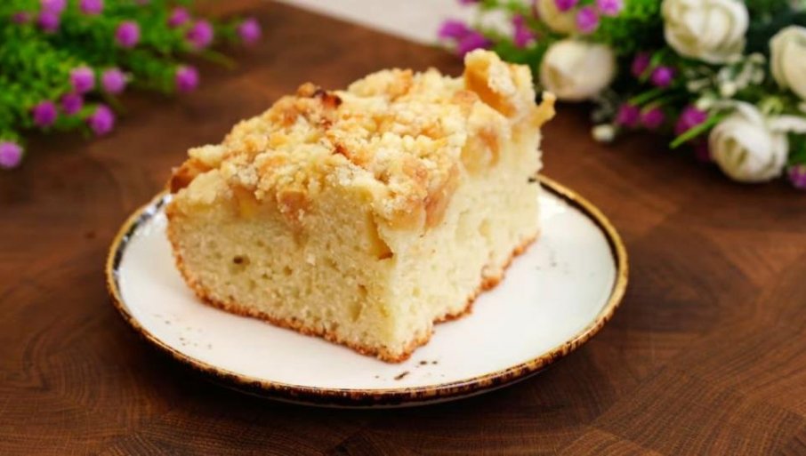 SVI GA VOLE: Brzi kolač sa jabukama, podsjeća na djetinjstvo i bakinu kihinju