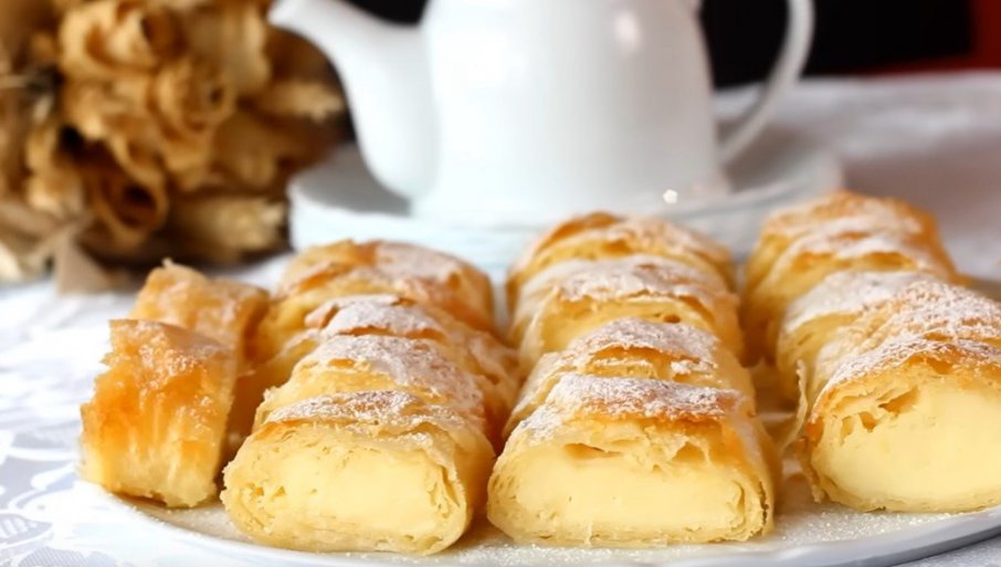ŠTRUDLA SA VANIL KREMOM: Poslastica kojoj niko ne može odoljeti (RECEPT)