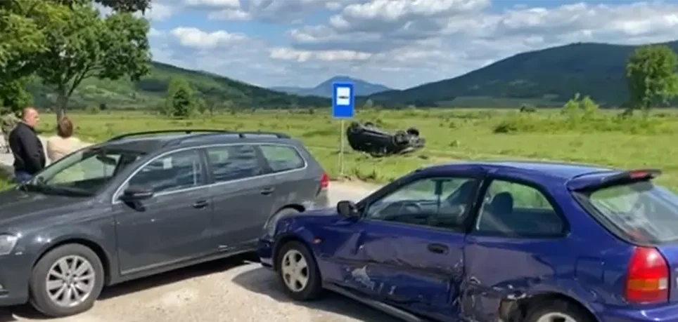 SAOBRAĆAJKA NA MANJAČI: Sudarila se tri automobila