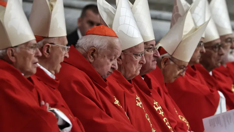 USKORO ĆEMO ZNATI IME NOVOG PAPE: Ukupno 133 kardinala ulaze u Sikstinsku kapelu