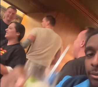 ЈОКИЋ СНИМЉЕН У КАФАНИ ПОСЛИЈЕ ПОБЈЕДЕ ДЕНВЕРА: Једна ствар је забринула навијаче (ВИДЕО)